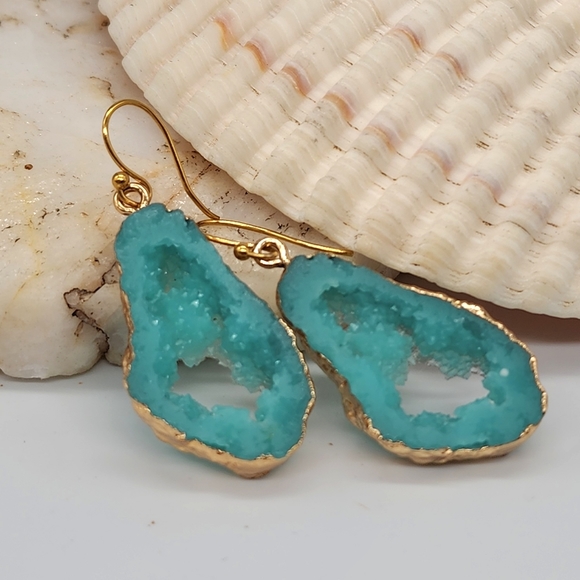 🔥10 for $30🔥  Antho Lightweight Faux Diode Druzy Agate Gold Earrings - Picture 1 of 7